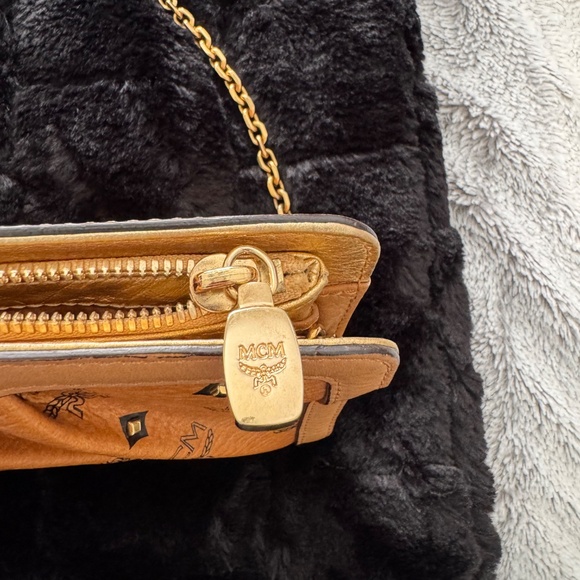 MCM Vintage N6218 crossbody wallet purse - Picture 4 of 5